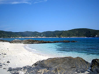 安慶名敷島の安慶名敷東のビーチ：嘉比島と反対側のビーチはプライベートビーチ感覚