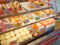 奄美大島のこっこ家/みなみくんの卵 - ホールケーキもあって地元に人気