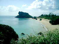 沖縄本島離島 浜比嘉島のアマミチュー近くのビーチの写真