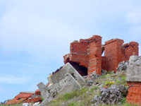 北大東島の燐鉱石の乾燥工場跡 - ある意味。芸術的な廃墟群です