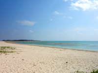 久米島のイーフビーチ - 砂浜は超広い