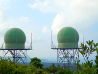 久米島のグリーンボール/久米島可搬形電源設備保管庫