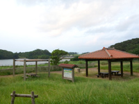 久米島のカンジンダム自然公園/カンジンため池/貯水池/地下ダム - 公園的に整備も誰も使っていない雰囲気