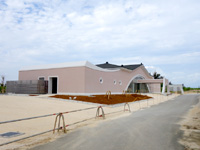 来間島の長間浜北の入口 - 2018年以降はダサい建築物が!?