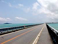 宮古島の池間大橋 - 海の色がとってもきれいです