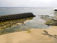 沖永良部島のうぐら浜/御倉浜 - 消波ブロックが目の前