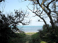 竹富島のナーラサ浜 - 集落側からだとちょっとわかりにくい