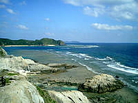 渡嘉敷島の阿波連園地第1展望台 - 北を見ると渡嘉敷島東岸が一望できます