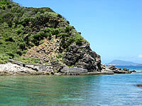 渡嘉敷島ウン島のウン島桟橋 - 渡嘉敷島からは泳がないとたどり着けません