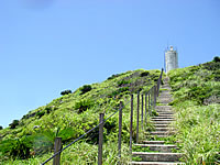 渡嘉敷島ウン島の阿波連岬灯台