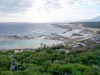 徳之島の金見展望台/愛の鐘 - 畦側・南側の景色