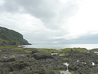 徳之島の小原海岸 - 岩場がほとんどの海岸