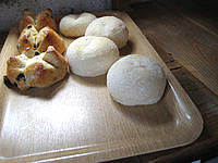 与那国島の手作りパンの店 パネス - 白い方が有名な「赤ちゃんのおしり」パン