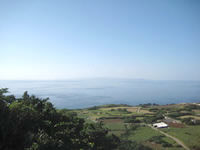 与論島の琴平神社 - 南側には沖縄本島も望めるかも？