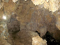与論島の赤崎鍾乳洞 内部