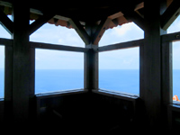 座間味島の稲崎展望台 - タワー状の展望台はこんな感じ