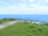 座間味島の女瀬の崎展望台/うなじの崎/神の浜園地 - 展望台からの景色はイマイチ
