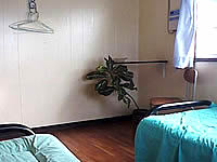 石垣島の民宿楽天屋 - 1室だけある洋室。あとは和室