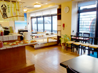石垣島のホテルハッピーホリディ - 食堂は1階