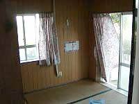 宮古島の農家民宿津嘉山荘 - 部屋は和室で襖で仕切られています