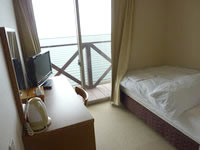 徳之島の遊学リゾート きむきゅら/心美ら - 部屋はかなり狭い