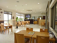 徳之島の遊学リゾート きむきゅら/心美ら - 食堂はビジターも使えるのでキレイ